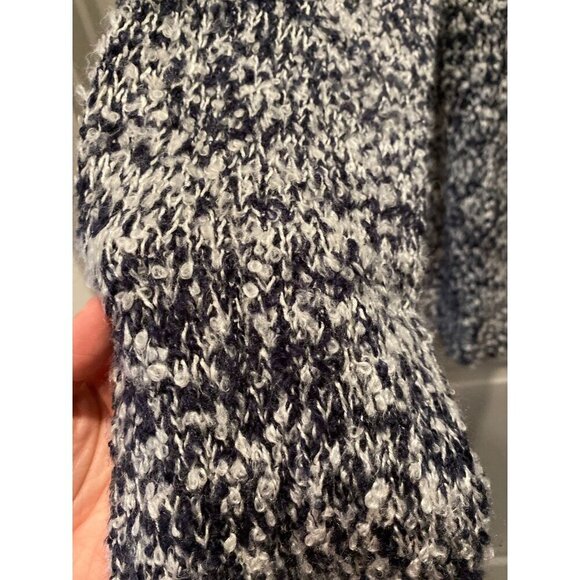 Andrée by Unit 1X Black & White V-Neck Sweater – EUC - Picture 3 of 5